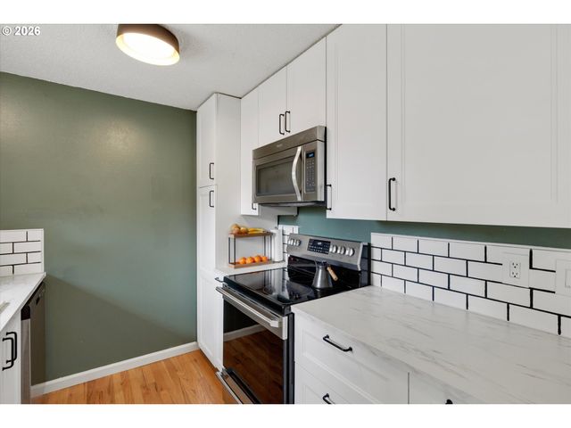 13724 Se LINCOLN St, Portland, OR 97233
