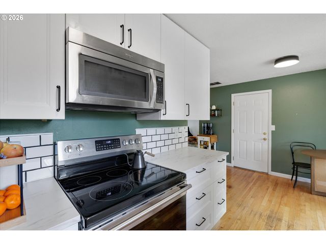 13724 Se LINCOLN St, Portland, OR 97233
