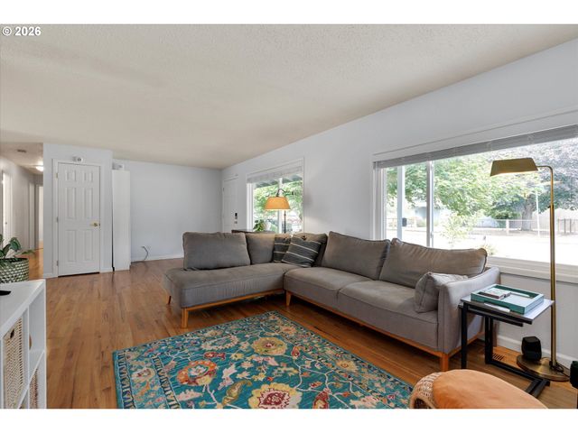 13724 Se LINCOLN St, Portland, OR 97233