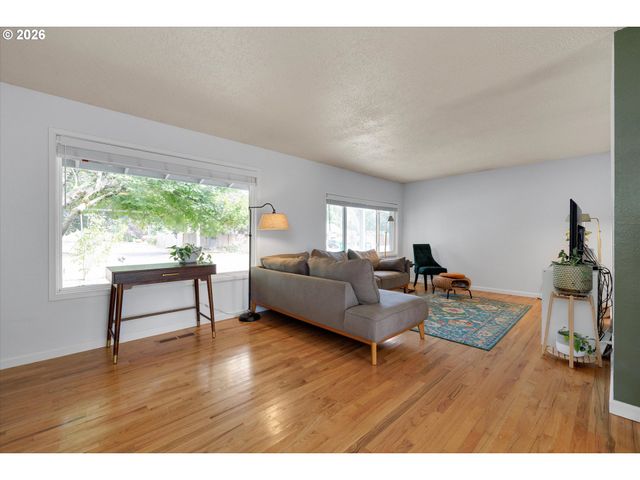 13724 Se LINCOLN St, Portland, OR 97233