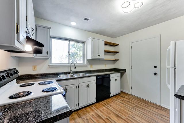 3332 Lakecrest RD, Virginia Beach, VA 23452