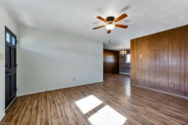 3332 Lakecrest RD, Virginia Beach, VA 23452