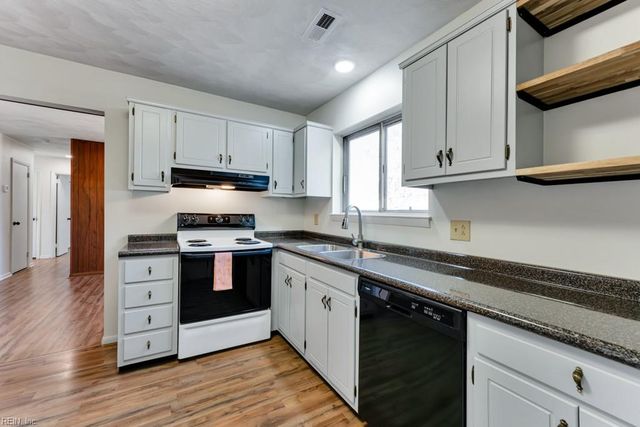 3332 Lakecrest RD, Virginia Beach, VA 23452