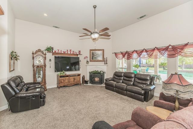 36752 Avenue 13, Madera, CA 93636