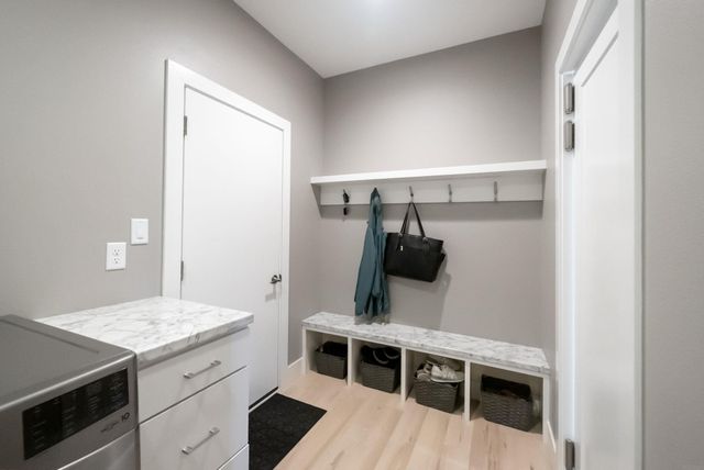 2219 Vera Way, Cedar Falls, IA 50613