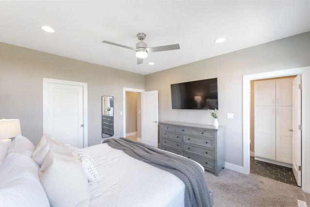 2219 Vera Way, Cedar Falls, IA 50613