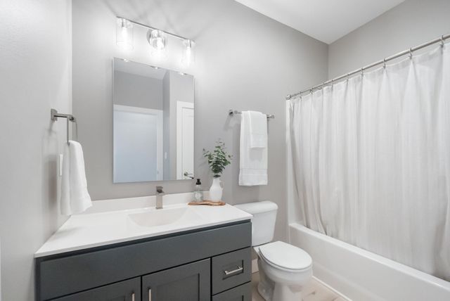 2219 Vera Way, Cedar Falls, IA 50613
