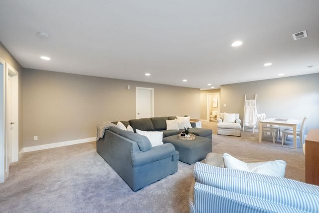 2219 Vera Way, Cedar Falls, IA 50613