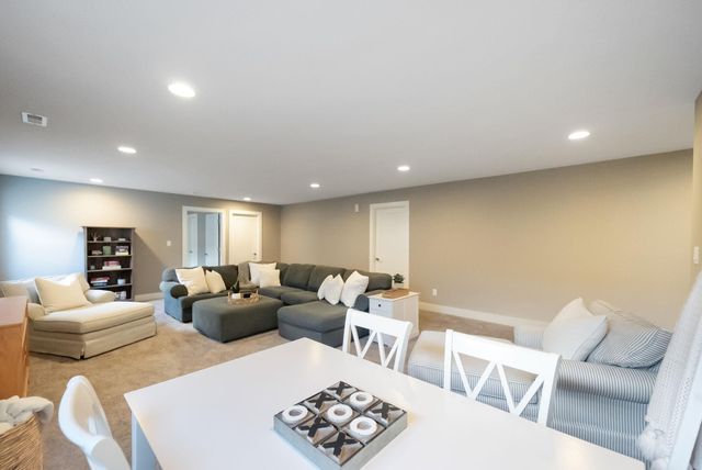 2219 Vera Way, Cedar Falls, IA 50613