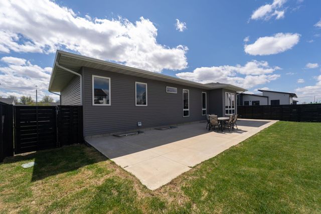 2219 Vera Way, Cedar Falls, IA 50613