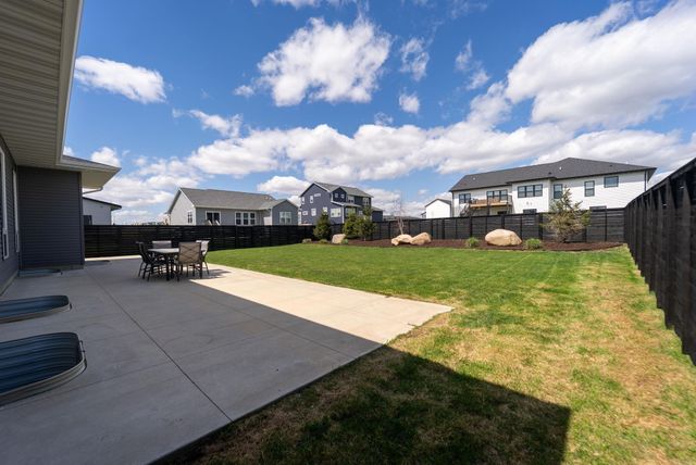 2219 Vera Way, Cedar Falls, IA 50613
