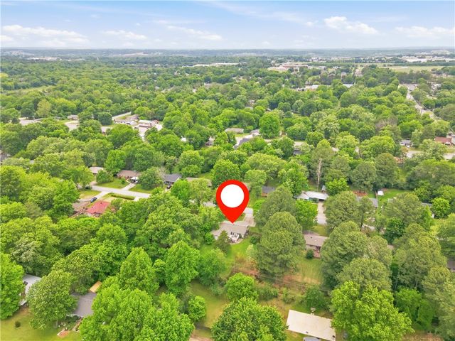 2219 W Ora Drive, Fayetteville, AR 72701
