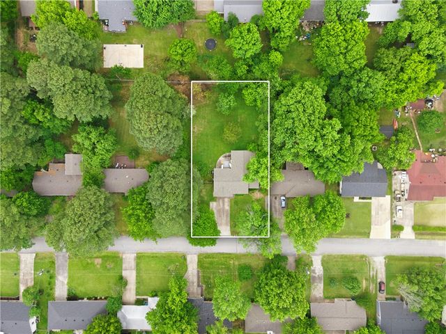2219 W Ora Drive, Fayetteville, AR 72701