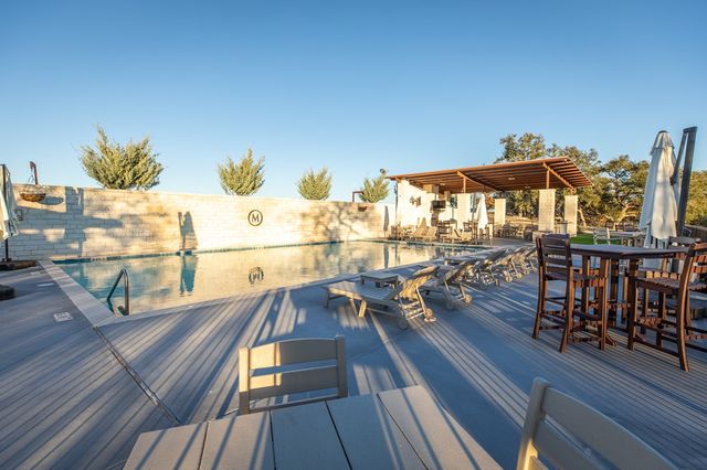 111 Stock Pond Dr, Harper, TX 78631