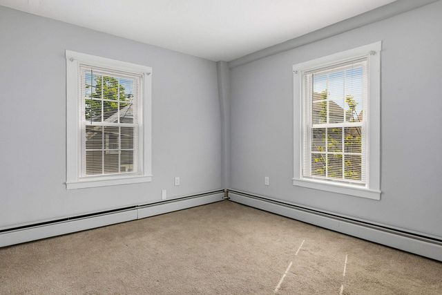 9 Central Street, Newmarket, NH 03857