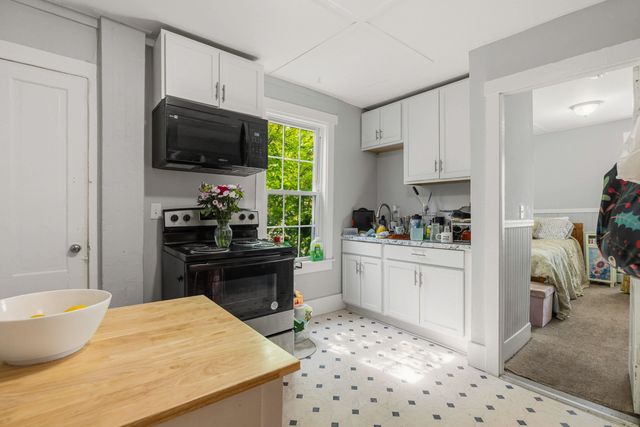 9 Central Street, Newmarket, NH 03857