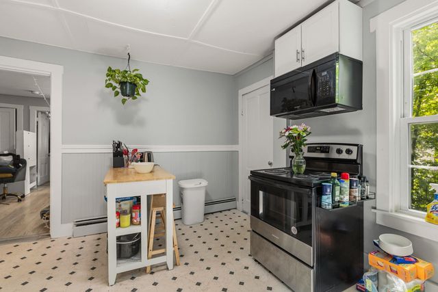 9 Central Street, Newmarket, NH 03857