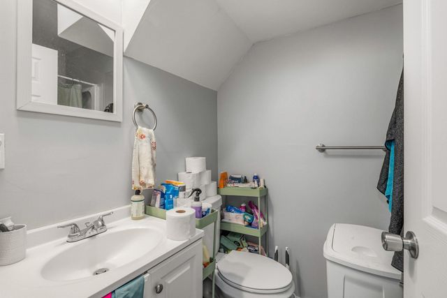 9 Central Street, Newmarket, NH 03857
