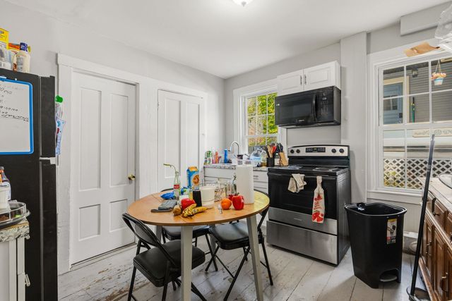9 Central Street, Newmarket, NH 03857