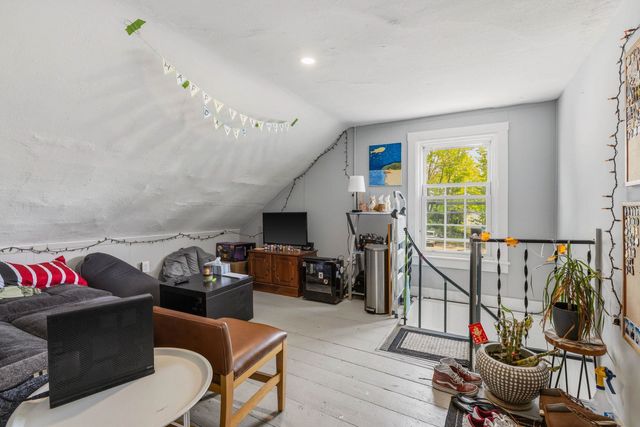 9 Central Street, Newmarket, NH 03857