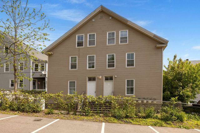 9 Central Street, Newmarket, NH 03857