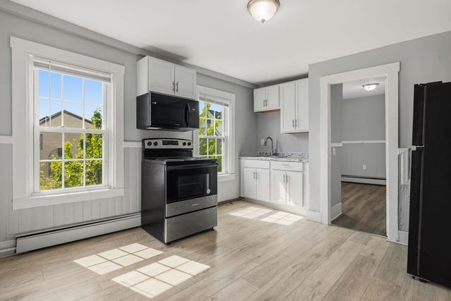 9 Central Street, Newmarket, NH 03857