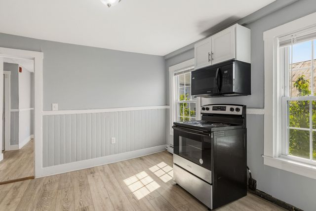 9 Central Street, Newmarket, NH 03857
