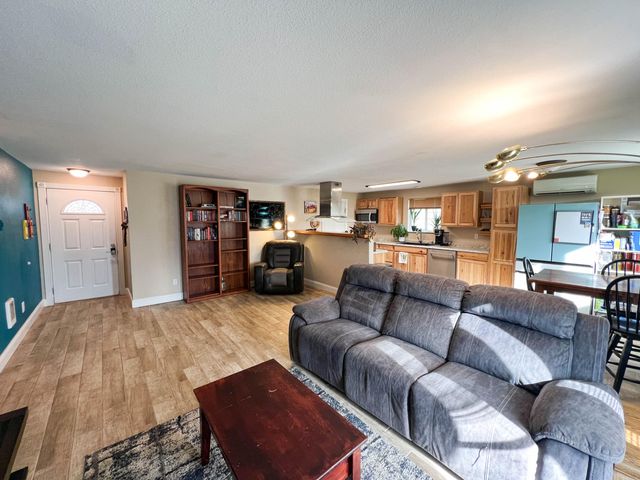 2922 SW Metolius Avenue, Redmond, OR 97756