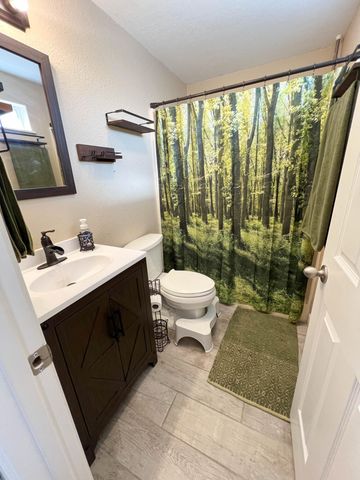 2922 SW Metolius Avenue, Redmond, OR 97756