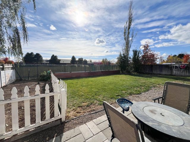 2922 SW Metolius Avenue, Redmond, OR 97756