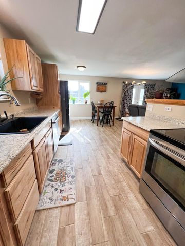 2922 SW Metolius Avenue, Redmond, OR 97756