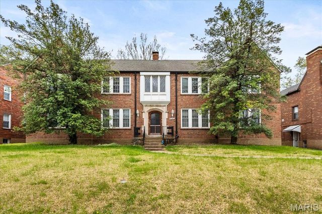 8100 Delmar Boulevard 2W, St Louis, MO 63130