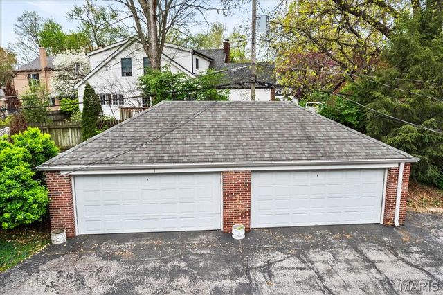 8100 Delmar Boulevard 2W, St Louis, MO 63130