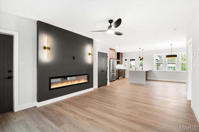 8100 Delmar Boulevard 2W, St Louis, MO 63130