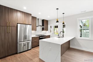 8100 Delmar Boulevard 2W, St Louis, MO 63130