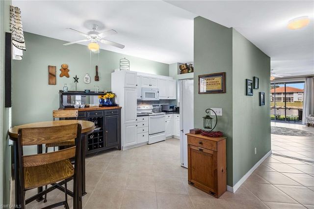 280 Robin Hood CIR # 102, Naples, FL 34104