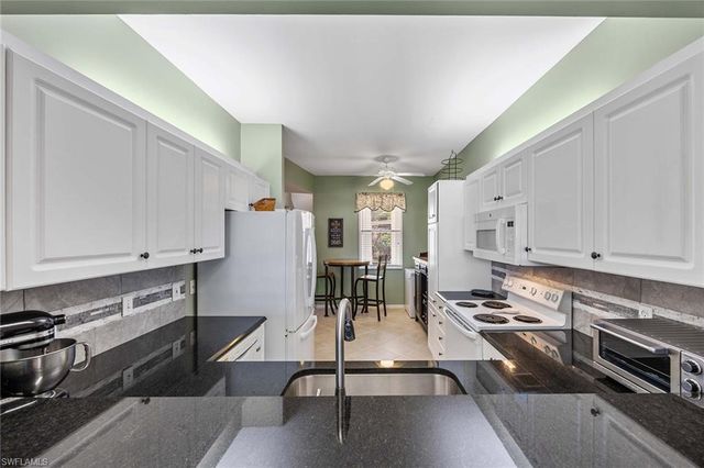 280 Robin Hood CIR # 102, Naples, FL 34104