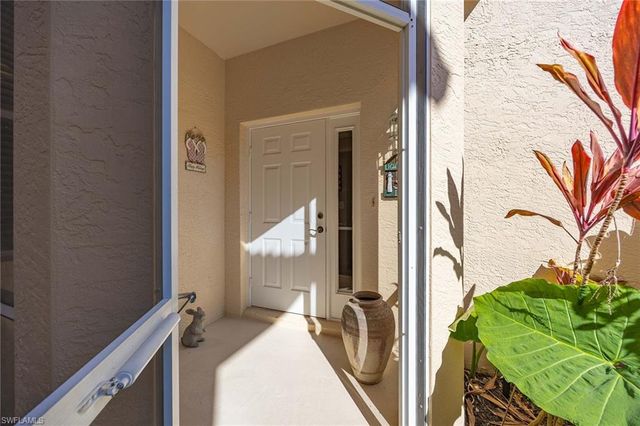 280 Robin Hood CIR # 102, Naples, FL 34104