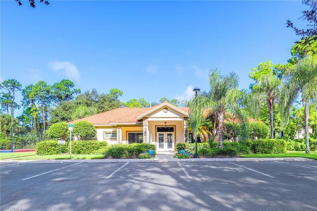 280 Robin Hood CIR # 102, Naples, FL 34104