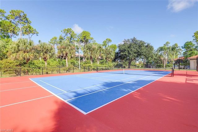 280 Robin Hood CIR # 102, Naples, FL 34104