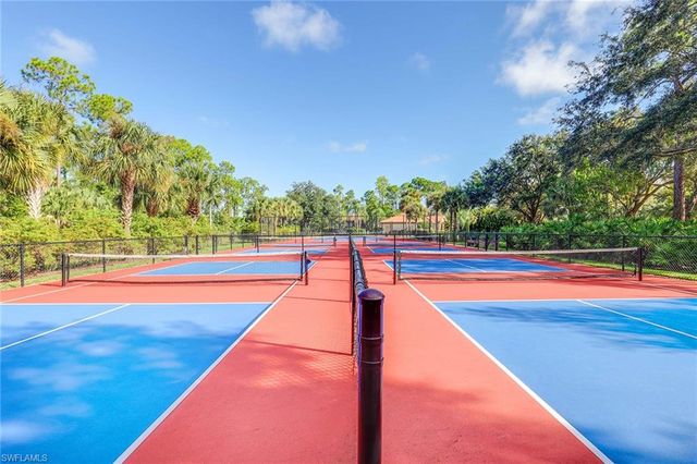 280 Robin Hood CIR # 102, Naples, FL 34104