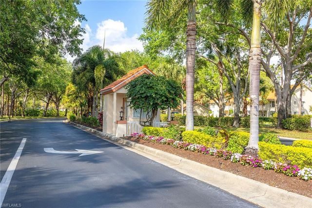 280 Robin Hood CIR # 102, Naples, FL 34104