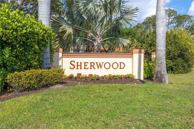 280 Robin Hood CIR # 102, Naples, FL 34104