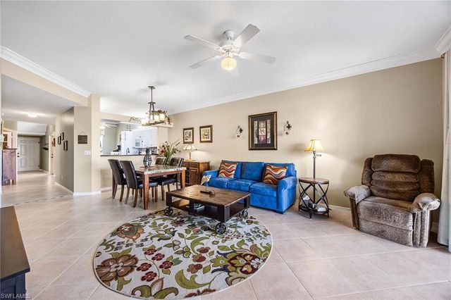 280 Robin Hood CIR # 102, Naples, FL 34104