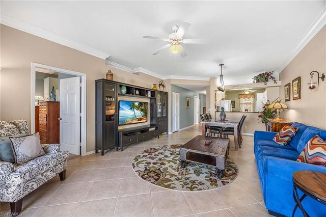 280 Robin Hood CIR # 102, Naples, FL 34104