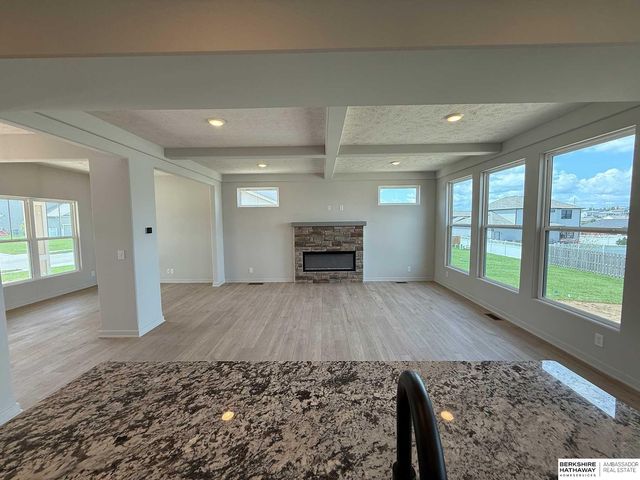 11016 Bearcreek Drive, Papillion, NE 68046