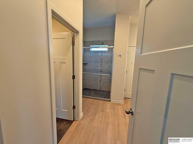 11016 Bearcreek Drive, Papillion, NE 68046