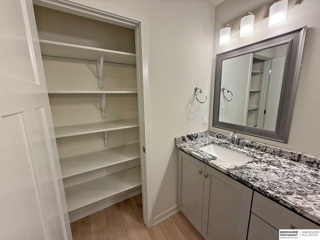 11016 Bearcreek Drive, Papillion, NE 68046