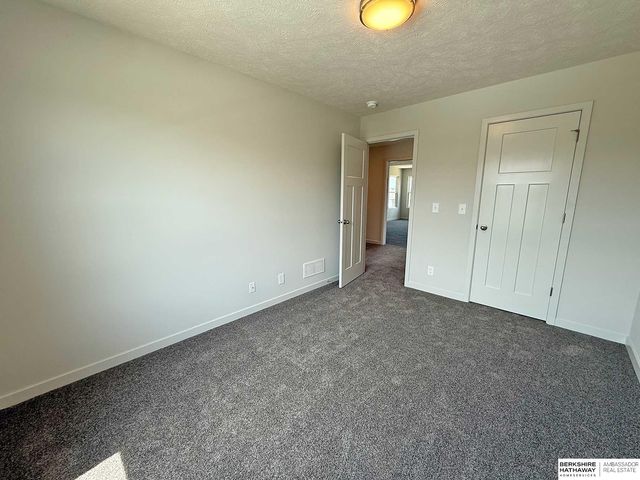 11016 Bearcreek Drive, Papillion, NE 68046