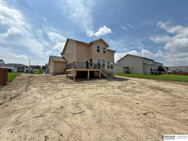 11016 Bearcreek Drive, Papillion, NE 68046